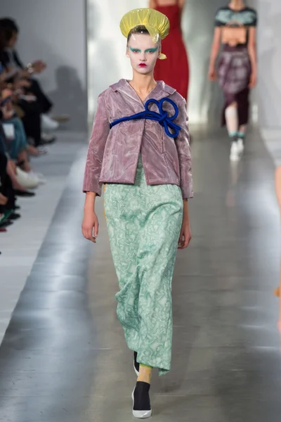 Look 27